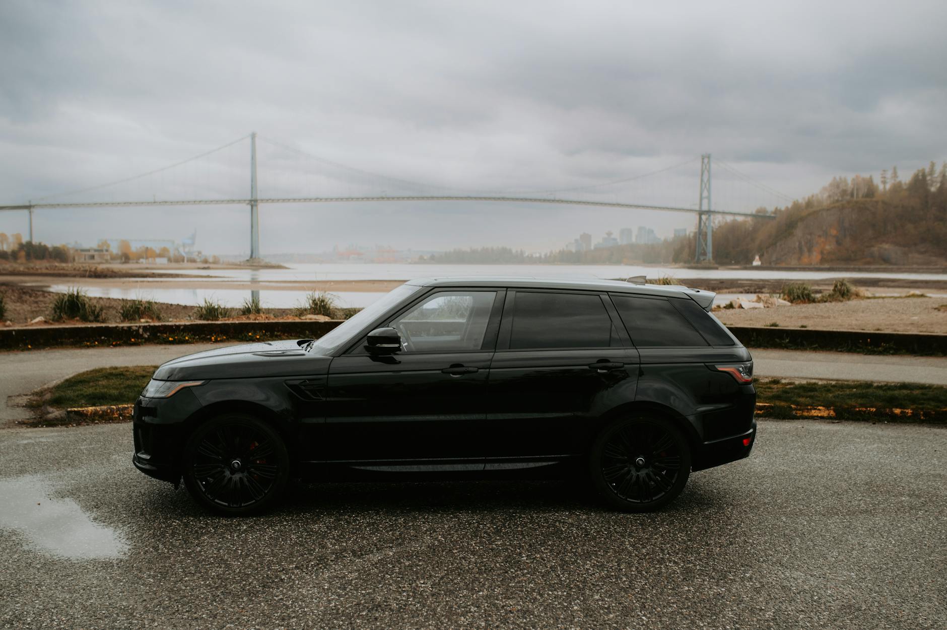 Secure Buddy black range rover sport